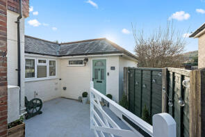 Flat 1, Laburnum Cottage, Horsham Road, South Holmwood RH5 4NE