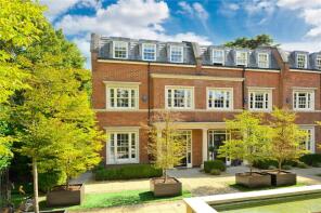 2 Marlborough House, Warrenhurst Gardens, Weybridge KT13 0EJ