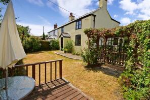 1, Hillside, Main Road, Yarmouth PO41 0TY