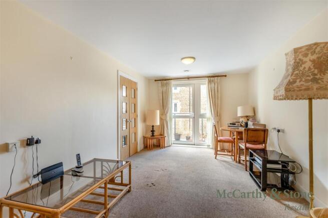 8704624-interior08.jpg