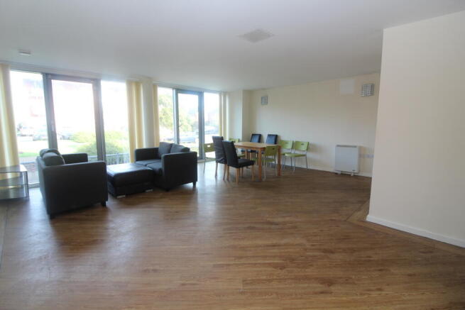 Lounge T202609281313.jpg