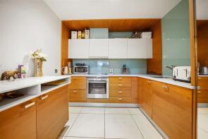 46, 89 111 Regency Court, High Road, South Woodford, London E18 2JT