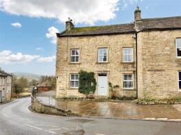 Walton House, Main Street, Askrigg DL8 3HX