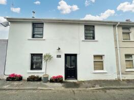 1, Horton View, Water Street, Ferryside SA17 5RY