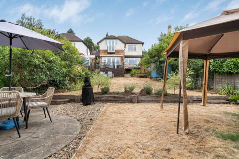 Upper Manor Road, Farncombe, Godalming, GU7 2HZ