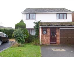 6, Merlin Close, Ringwood BH24 3RB