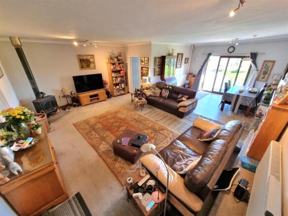 Sitting room 3.jpg