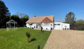Golford Place Bungalow, Tenterden Road, Cranbrook TN17 3PB