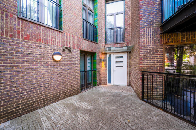 Krieger_Flat 11, 37 Camden Road, London, NW1 9LR_0