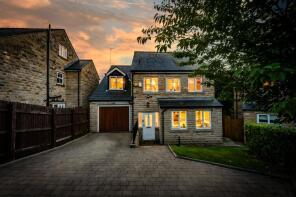 5, West End Way, Broadbottom, Hyde SK14 6BF