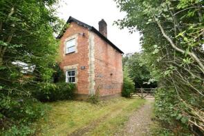 Pond House, Petersfield Road, Greatham, Liss GU33 6BH