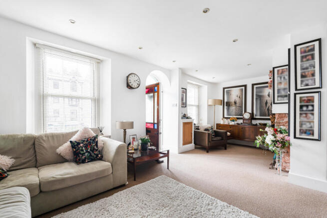 6 Living Room.JPG