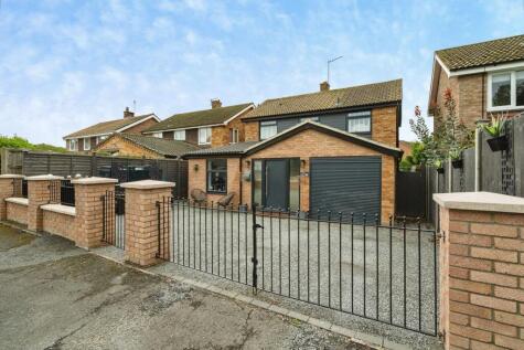 St Peters Path, Holton, Halesworth, IP19