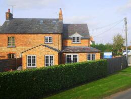 1, Rose Cottages, The Green, Aylesbury HP18 9NZ