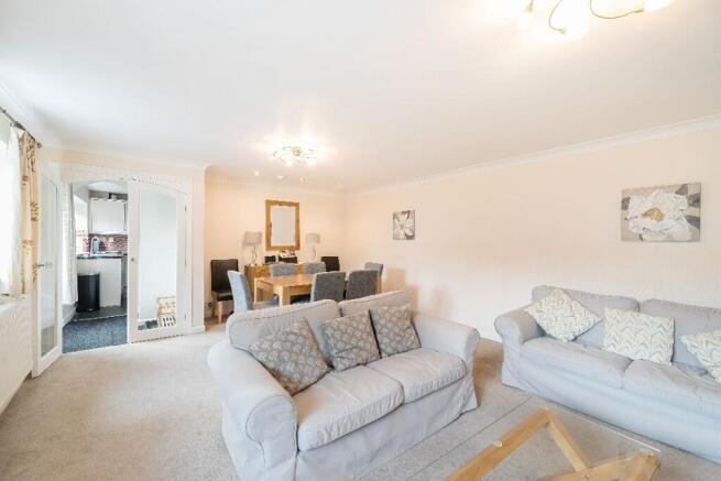 Sitting/dining room