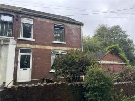 2 Bakenley, Cemetery Road, Ammanford SA18 1PS