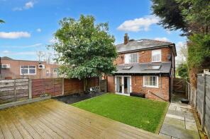 144, Lancaster Road, Salford M6 8LU