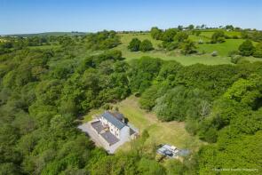 Oakdale Villa, A4064 Pandy Bungalows To Heol Llangeinor, Llangeinor, Bridgend CF32 8PY