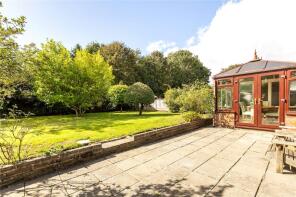 15, Martin Close, Warlingham CR6 9AD