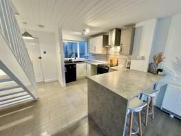 4 Manaros, St Michael's Mews, Ynys, Talsarnau LL47 6TL