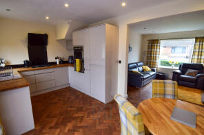 31, Hornby Drive, Preston PR4 3ST