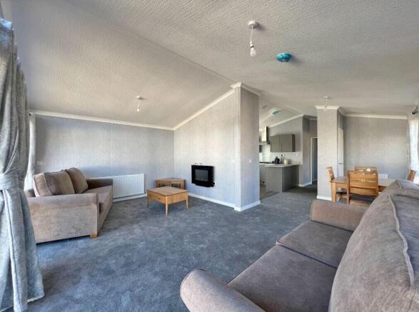 LOUNGE/DINER