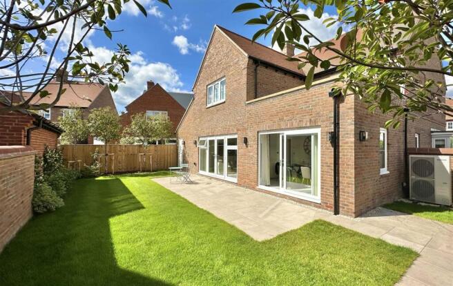 Plot 10 rear.jpg