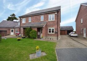 3, Dawson Farm Mews, Worthenbury, Wrexham LL13 0AW