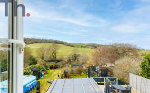 44, Mountfield Road, Ventnor PO38 3BX