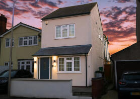 Cranley Cottage, Clockhouse Lane, North Stifford, Grays RM16 5UN