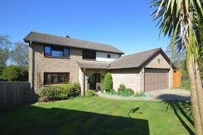 11, Woodside Avenue, Sandown PO36 0JD