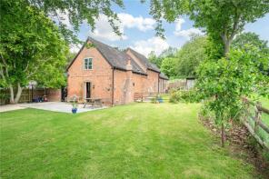 Woodlings Barn, Newnham Court, Road From A443 To River Teme, Tenbury Wells WR15 8JF