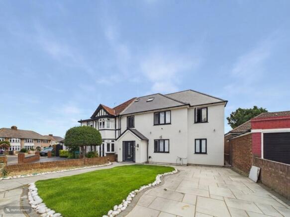 Presented By Robert at Ewemove Bexleyheath and Dar