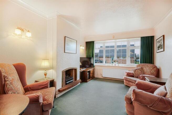 FAMILY LOUNGE