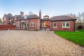 Harewood Holt, Longparish Road, Andover SP11 7AH