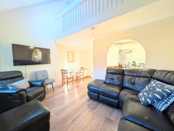 2 bed duplex maisonette