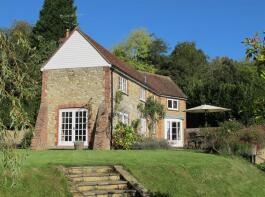 Heath House, Scords Lane, Westerham TN16 1QE