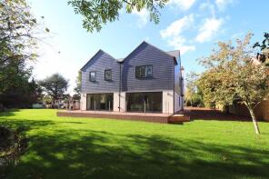 Sunnydale, B4211 Corse Lawn, Gloucester GL19 4LZ