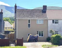 5, Glan Tarrell, Libanus, Brecon LD3 8EN
