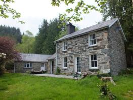 Ivy House, A496 From Pencefn Road Southwards To Bron Afon, Blaenau Ffestiniog LL41 4NT