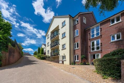 Station Road, Radyr, CF15
