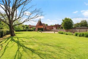 Moons Oast, Sharpsbridge Lane, Uckfield TN22 3XG