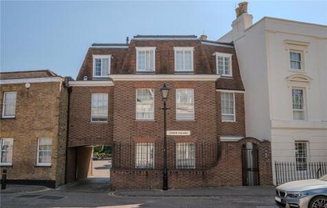 Lower Square, Isleworth, Middlesex, TW7
