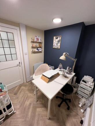 Nail Room 3.jpeg