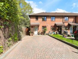 1, Heather Mead, Frimley, Camberley GU16 8QA