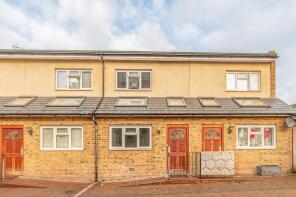 85d, Manor Road, Wallington SM6 0DE