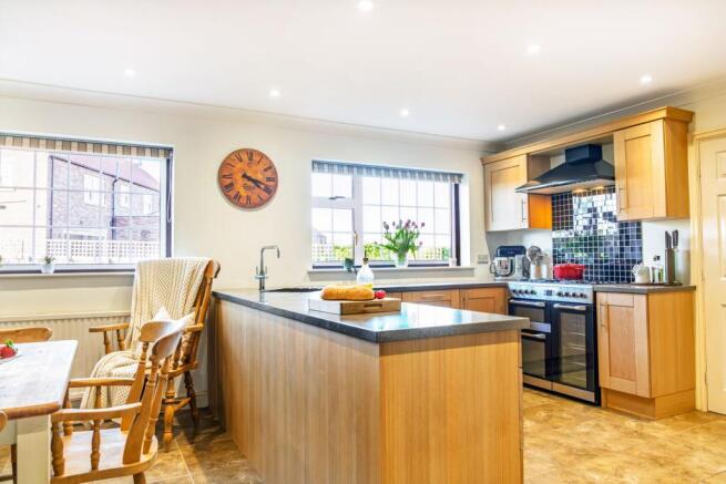 Sociable Layout Designed For Everyday Living