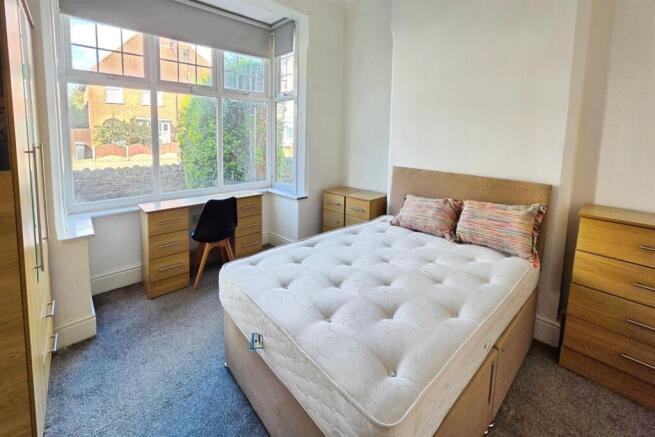 Lounge/ Bedroom 5