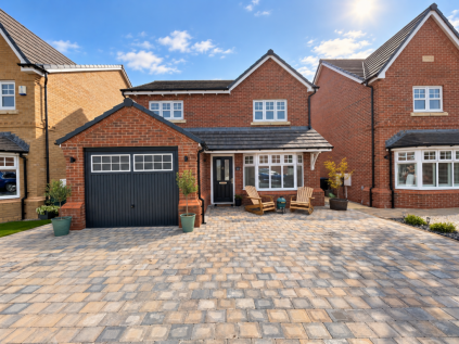 Georges Grove, Pilling, PR3