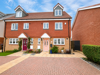 Court Close, Deal